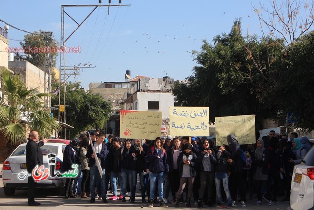 فيديو: رئيس البلدية في المسيرة التضامنية مع الاستاذ طارق ورسالة الى الشرطة  تحصيلكم وانجازاتكم في السنوات الاخيرة صفر   